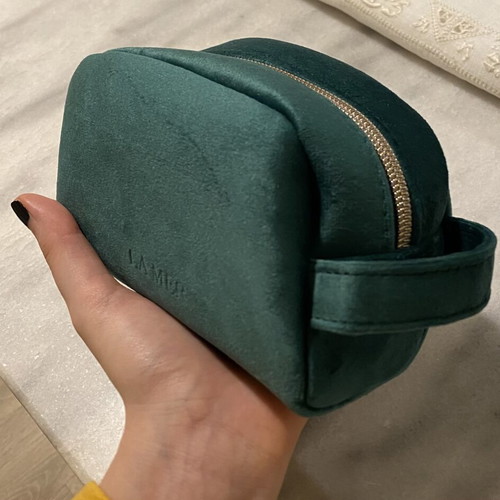 La Mer limited edition Emerald velvet makeup pouch