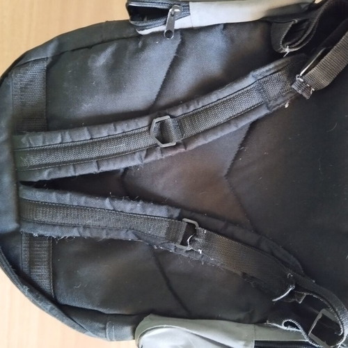 Backpack like new with many compartments 45x35x15 cm