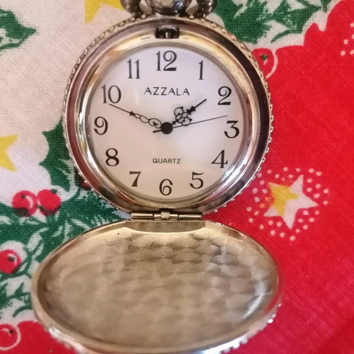 Collection of 50 pocket watches new