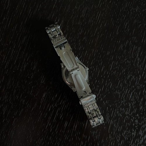 Silver wristwatch women's like new, no battery included