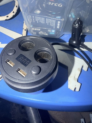 Car Lighter Extension with Dual USB and Voltmeter like new