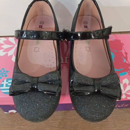 Smart Kids black ballerina shoes size 32 with rhinestones