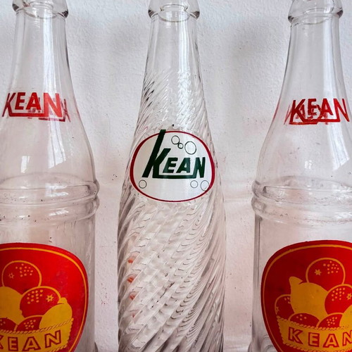 Kean bottles, lot