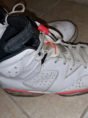 Jordan 6 αθλητικά μεταχειρισμένα, αυθεντικά, μέγεθος 45.5, άσπρο πορτοκαλί