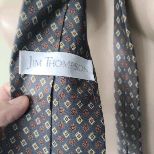 Jim Thompson tie like new, beige and green