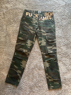 Camouflage pants like new, size XS, with gold decoration