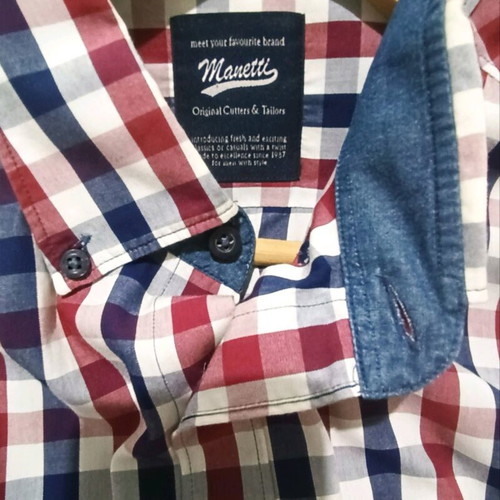 Manetti L slim shirt like new, blue and red
