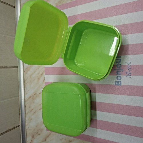 Sinié 450ml like new, set of 2 containers for dry food