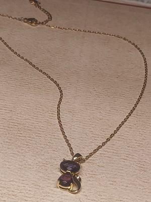 Women's necklace with purple stones