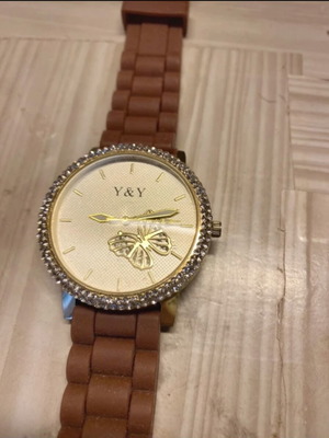 Y&Y women's watch used, brown with butterfly and sparkles, needs battery