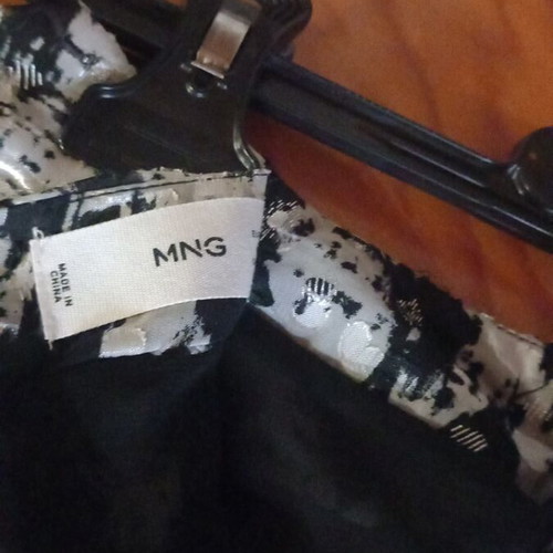 Mango skirt black and white XS like new