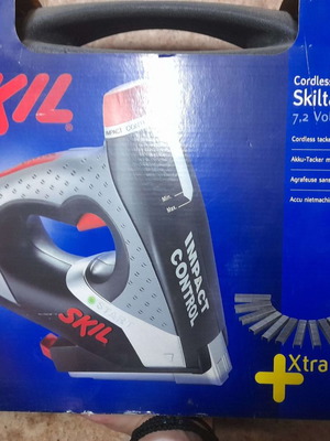 Καρφωτικό Skil 7.2V καινούργιο με βαλιτσάκι και διχάλα 2100ΑΑ
