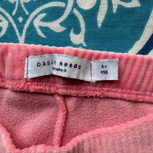 Children's pants 2 in like new condition, pink, for 5 years old
