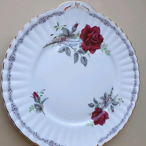 Vintage Royal Stafford Roses to Remember cake plate like new
