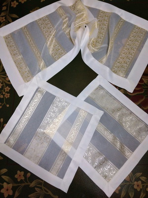Soufli Silk Set new with golden details