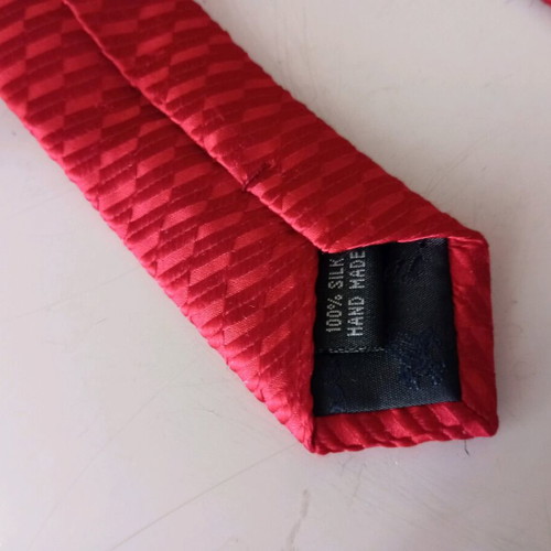 Pagoni silk tie red like new