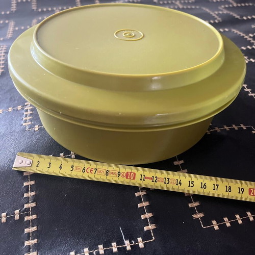 Tupperware medium lid tray new