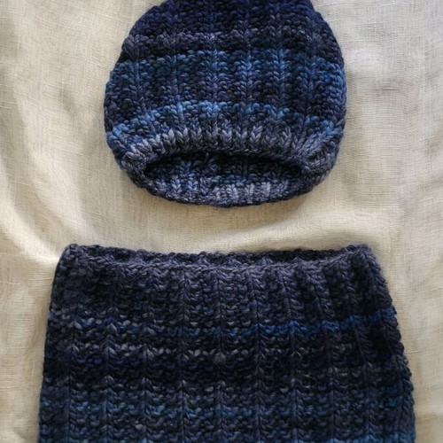 Scarf and hat set like new