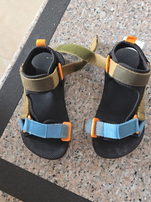 Zara sandals size 30/31 like new