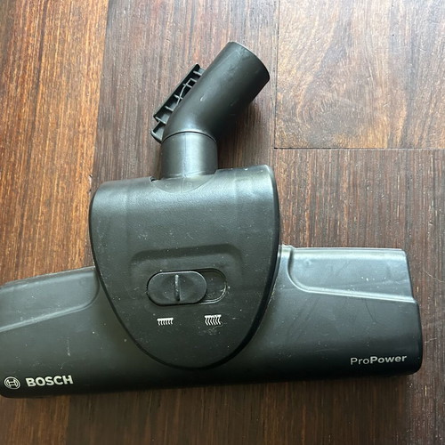 Bosch Series 4 BGS21POW2 vacuum cleaner used, bagless, 2 lt