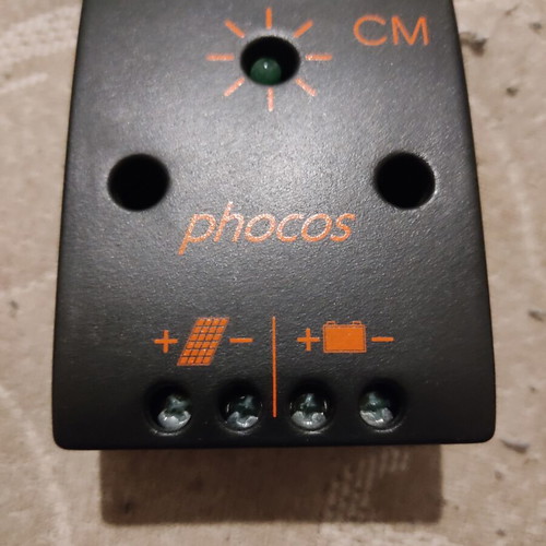 Phocos battery charge controller 12Vdc up to 4A like new for solar panel