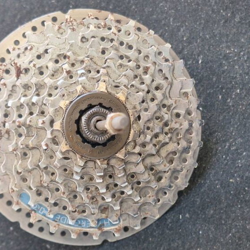Shimano rear hub with disc brake and 8-speed cassette set