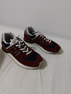 New Balance Sneakers burgundy size 44 like new