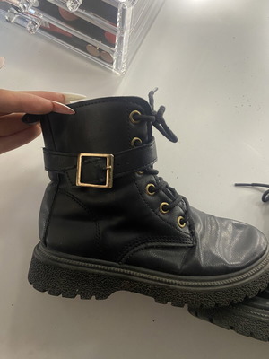 Boots like new, size 29, black