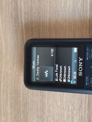 Sony Walkman NWZ-S616F digital media player used, 4GB storage