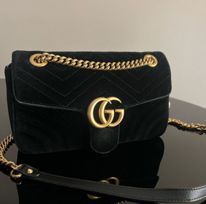 Gucci GG Marmont shoulder velvet bag