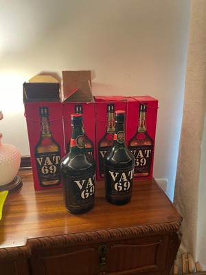 Vat 69 Vintage Whisky 1L New Sealed from 1970s