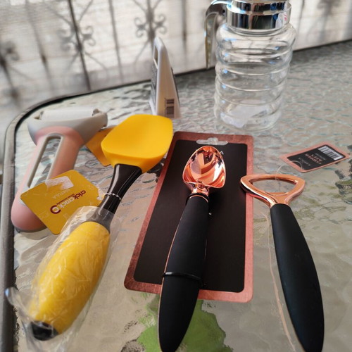 Kitchen products new, set of 6 pieces
