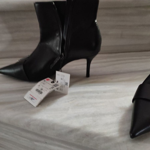 Zara ankle boots new, medium heel, black, size 39