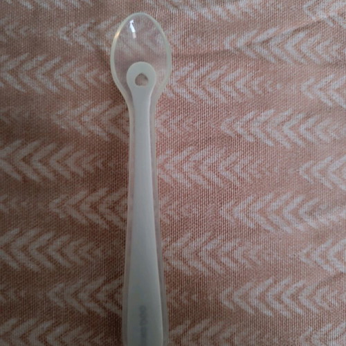 Kikka boo silicone baby spoon like new, ideal for first meals