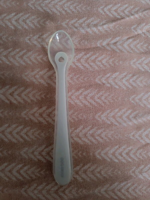 Kikka boo silicone baby spoon like new, ideal for first meals