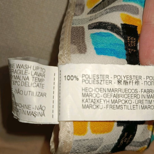 Zara Basic shorts with unique design, size L, like new, multicolor