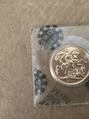 2011 Elizabeth Gold Sovereign in blister pack new
