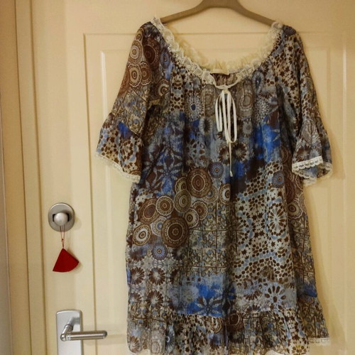 BSB summer dress like new, soft silk fabric, two pieces