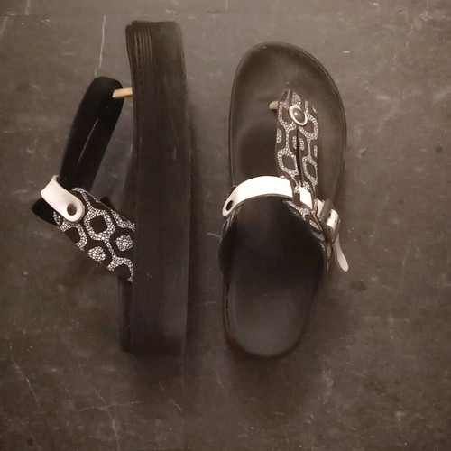 Flatforms leather like new, size 40/41, black and white