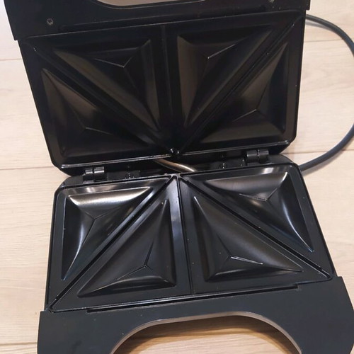 Set of two toasters like new