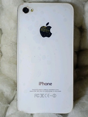 iPhone 4s used, unknown functionality, for collection