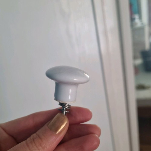 Classic white door knobs used, pack of 45 pieces