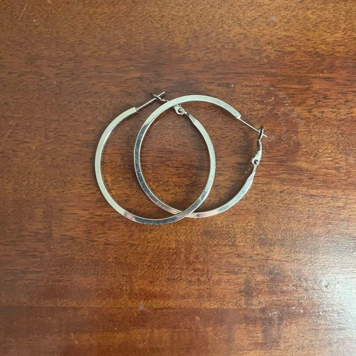 Hoop earrings used in excellent condition