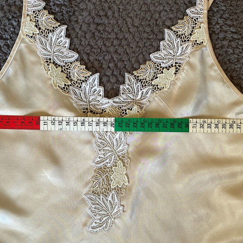 Lise Charmel Paris σατέν slip dress με κεντητή δαντέλα champagne σαν καινούργιο