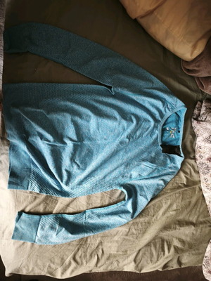 Everlast women's thermal shirt like new, blue turquoise, XL