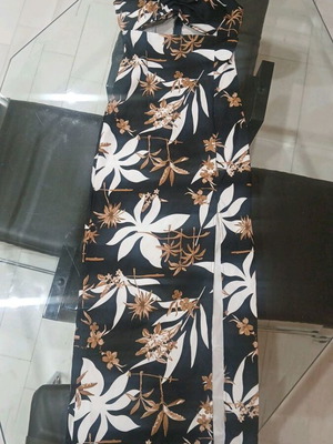 Maxi φόρεμα με floral μοτίβο και λεπτές ρυθμιζόμενες τιράντες σε μαύρο, λευκό και καφέ
