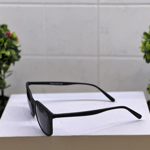 Unisex sunglasses Incredible black with polarized lens new