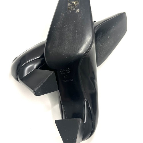 Prada mid heel leather pumps, black, size 37