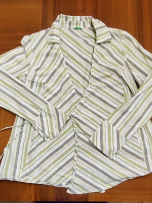 Benetton wrap shirt medium like new, green