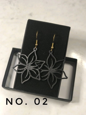 Earrings like new, 4 pairs stainless steel and PLA